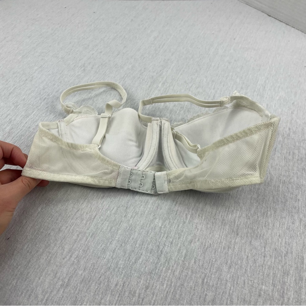 Victoria Secret White Bra 34B - Picture 2 of 6
